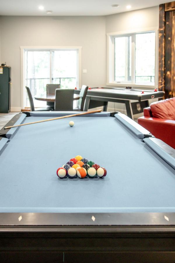 Ski In Ski Out With Huge Game Room And Hot Tub Fernie Zewnętrze zdjęcie
