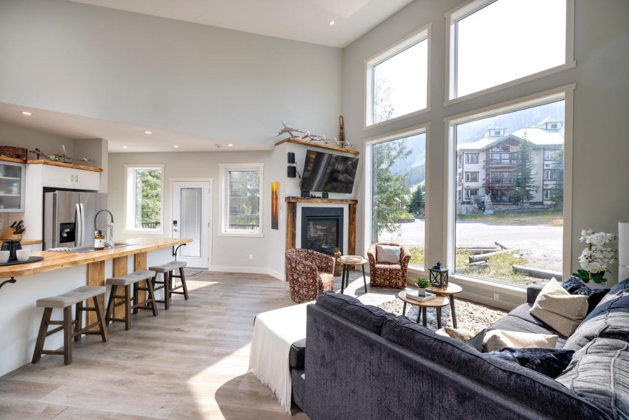 Ski In Ski Out With Huge Game Room And Hot Tub Fernie Zewnętrze zdjęcie